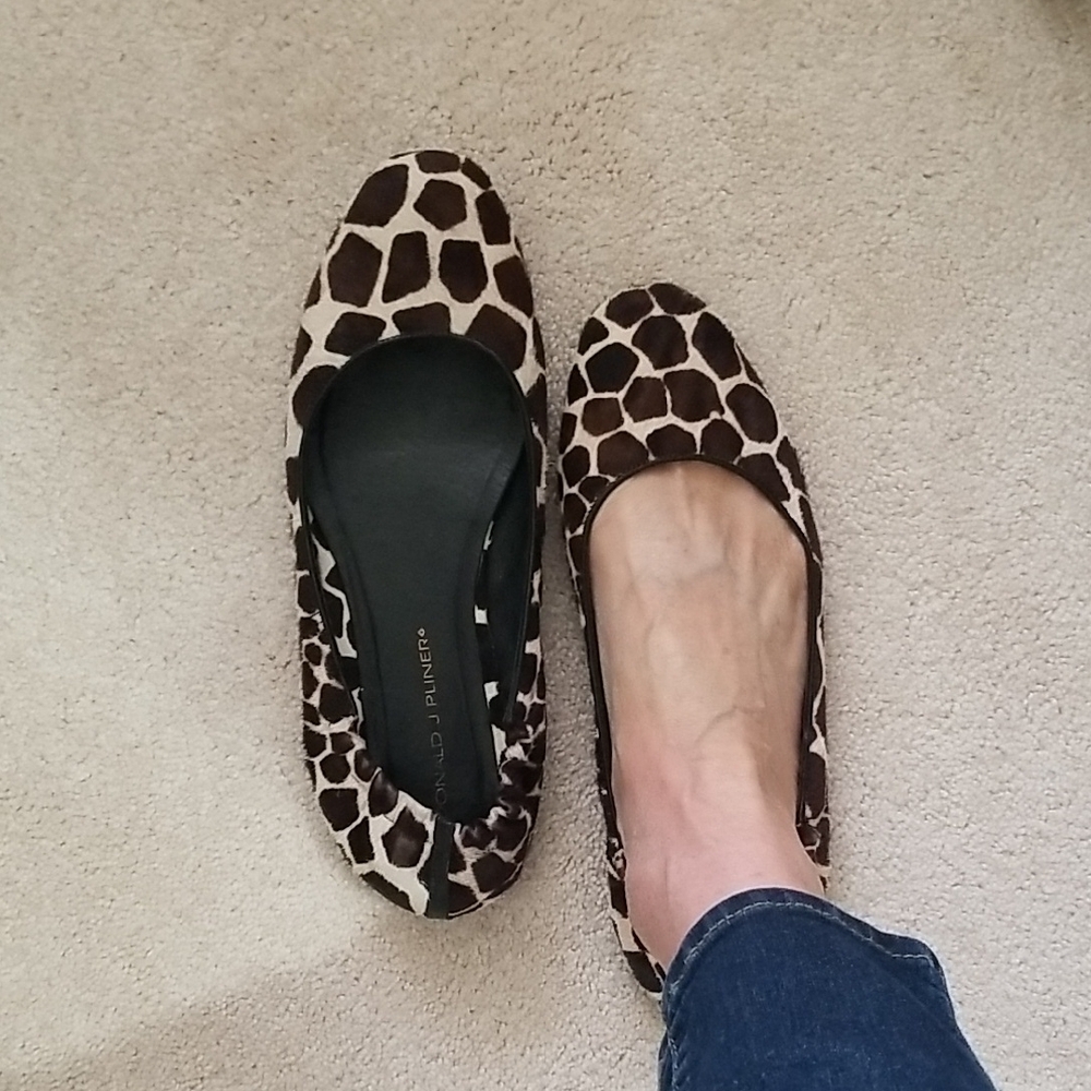 Giraffe Print Women's Flats By Donald Pliner Size 9.5